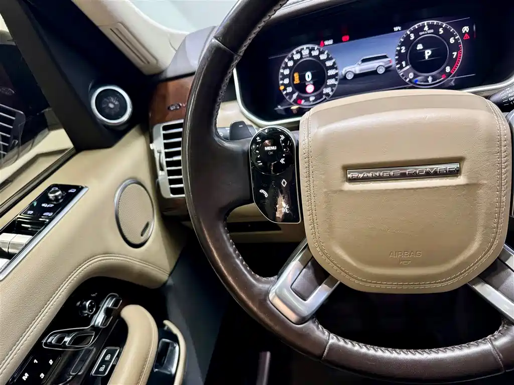Land Rover Range Rover 2021 3.0 L6 Heritage Extended Classic Edition фото 23