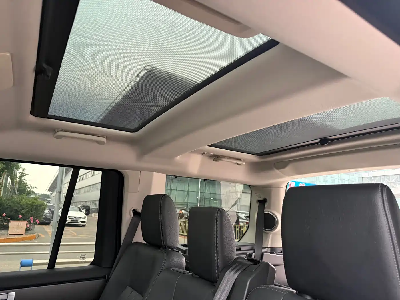 Land Rover Discovery 2014 3.0 SC V6 HSE фото 9