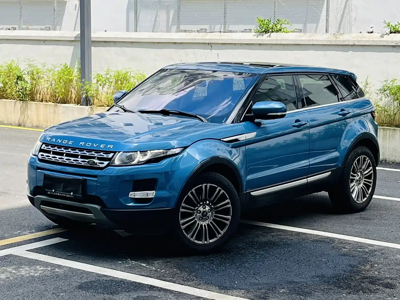 Land Rover Range Rover Evoque (Import) 2014 2013 Model 2.0T 5-door Brilliant Edition