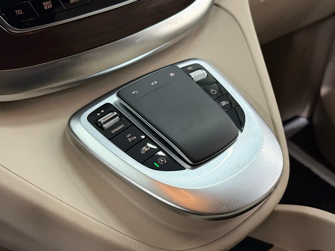 Mercedes-Benz V-Class 2022 V 260 Pilot Edition фото 6
