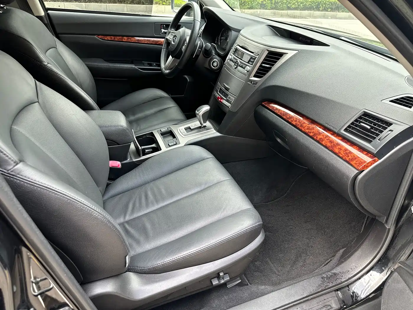 Subaru Outback 2011 2.5i Luxury Edition фото 9