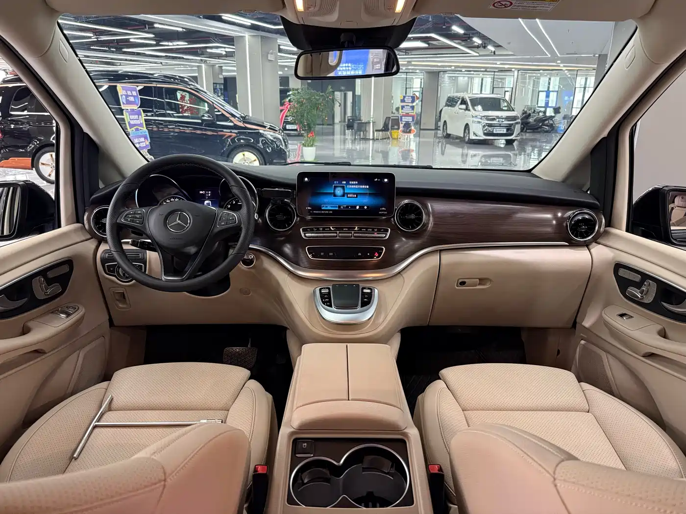 Mercedes-Benz V-Class 2022 V 260 Pilot Edition фото 19