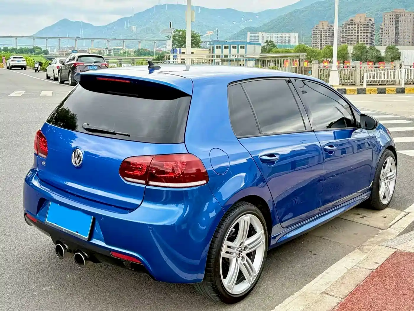 Volkswagen Golf (Import) 2011 2.0TSI R фото 4