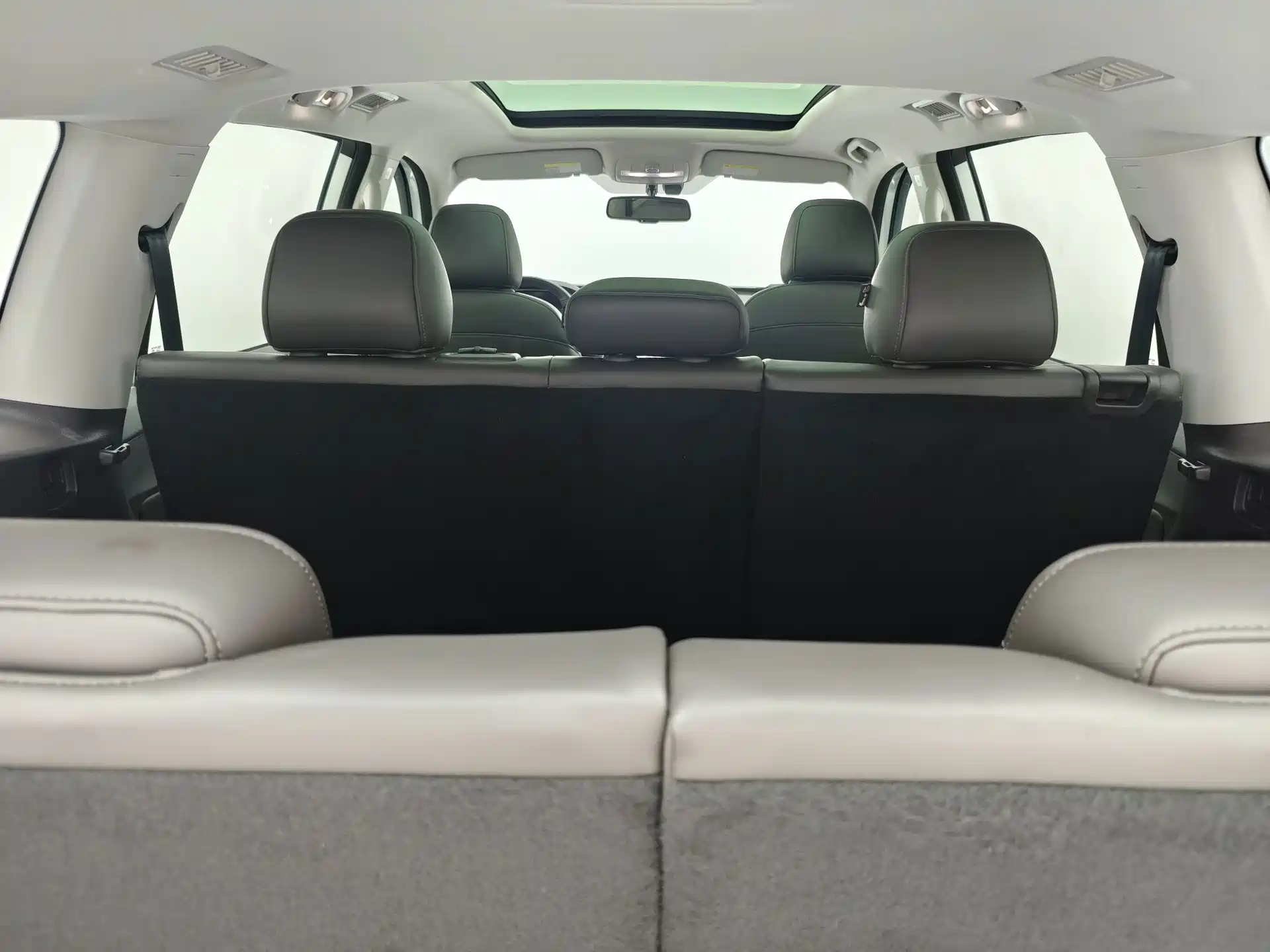 Фото 39 - Roewe RX8