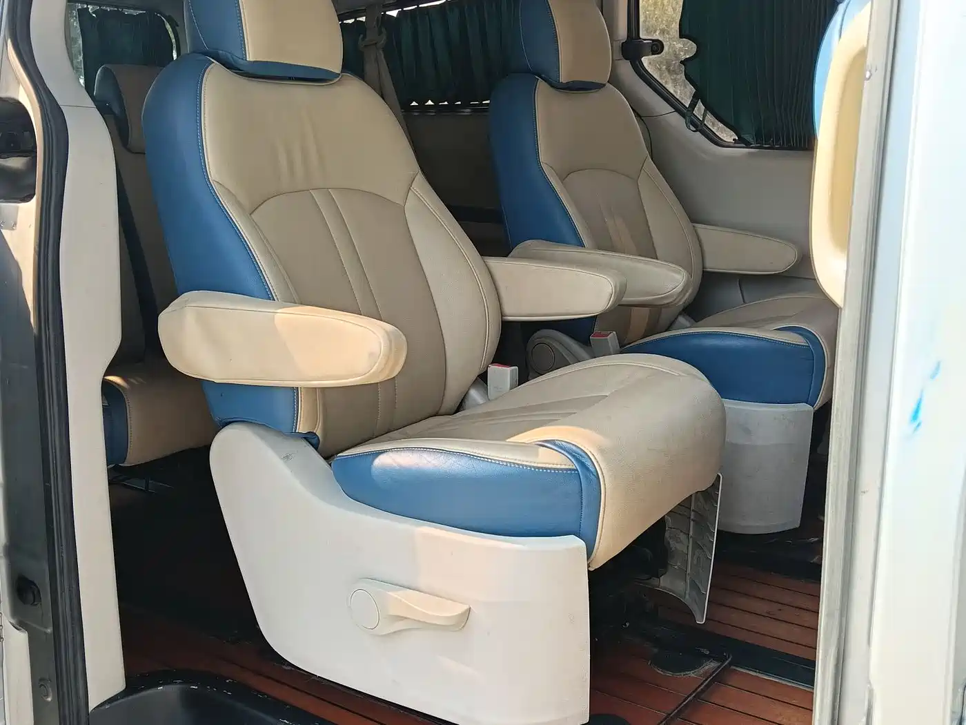 SAIC Maxus Maxus G10 2014 2.0T Automatic Luxury Executive Edition фото 9