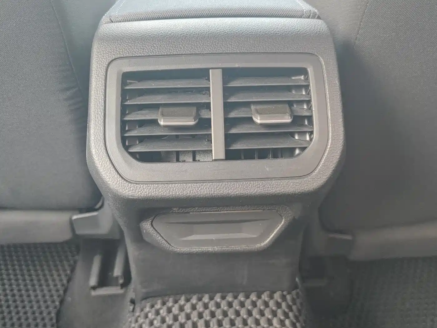 Volkswagen Lavida 2023 1.5L Auto Delight Edition фото 13
