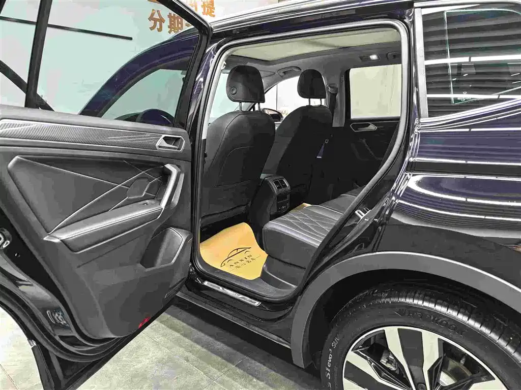 Volkswagen Tiguan L 2024 Outstanding 330TSI Auto 2WD R-Line Dragon Glory Edition фото 12
