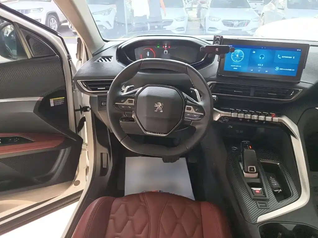 Фото 11 - Peugeot 4008