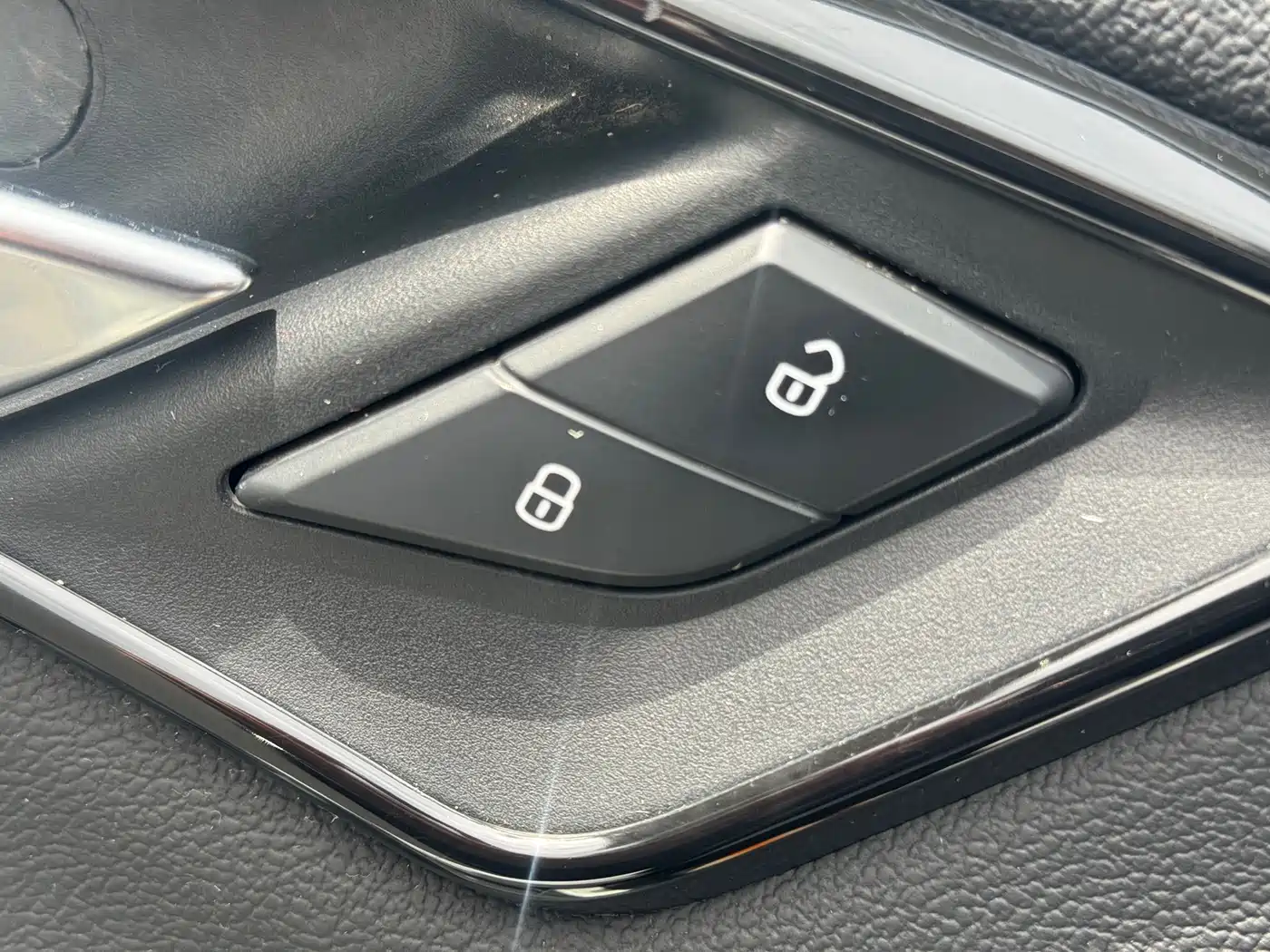 FAW Senya R7 2017 2017 Model 1.6L Manual Luxury