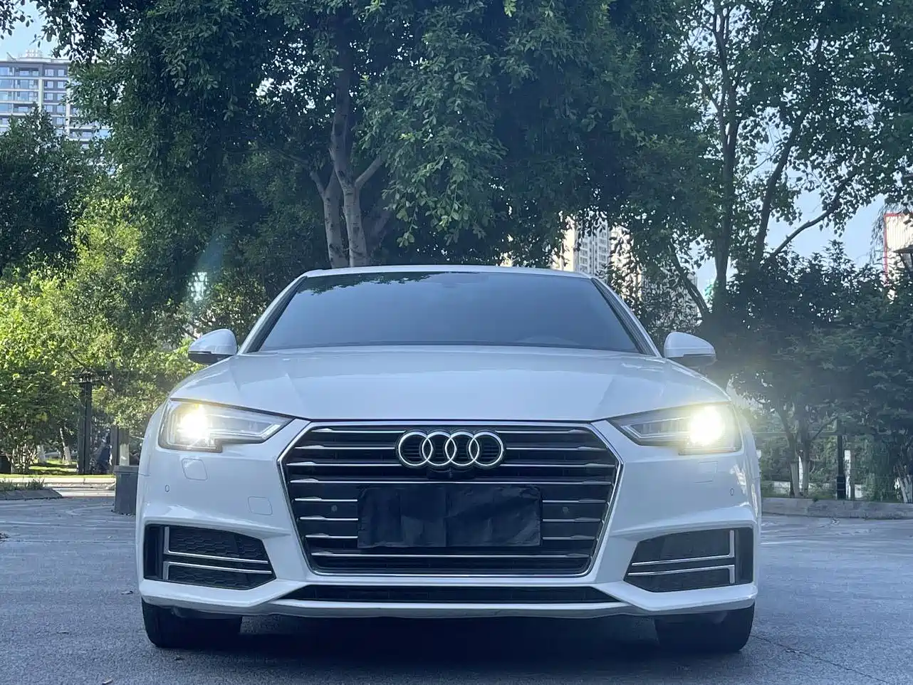 Audi A4L 2018 30th Anniversary 40 TFSI Fashion фото 2