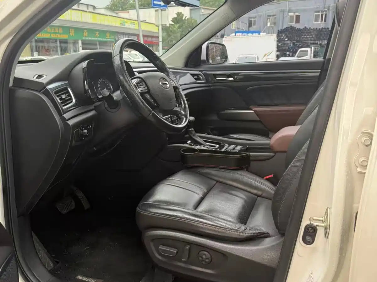 GAC Trumpchi Trumpchi GS7 2017 320T 2WD Luxury Smart Connect фото 3