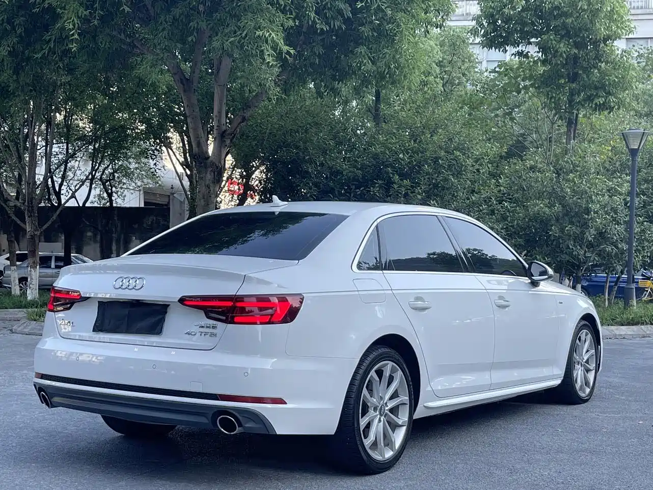 Audi A4L 2018 30th Anniversary 40 TFSI Fashion фото 4