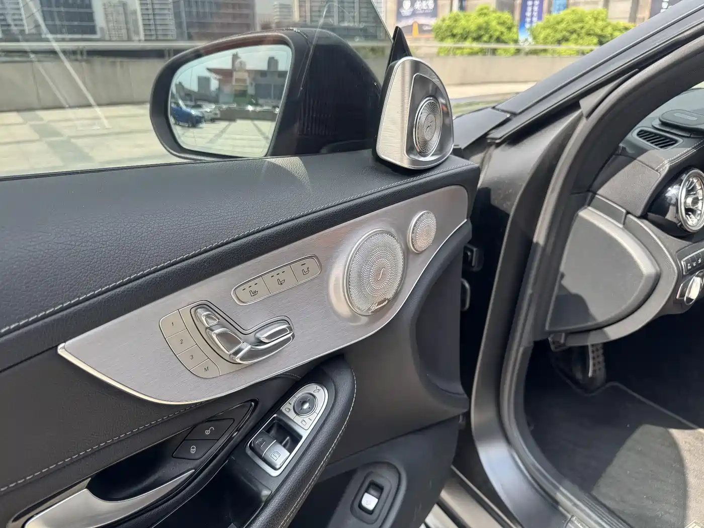 Photo 7 - Mercedes-Benz C-Class AMG