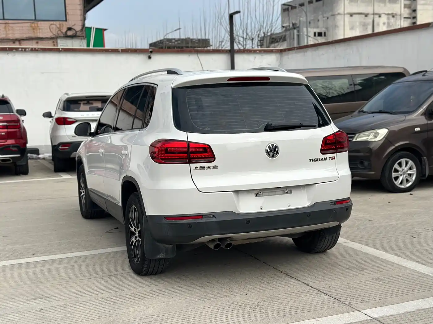 Volkswagen Tiguan 2015 1.8TSI Automatic 2WD Trendline фото 12