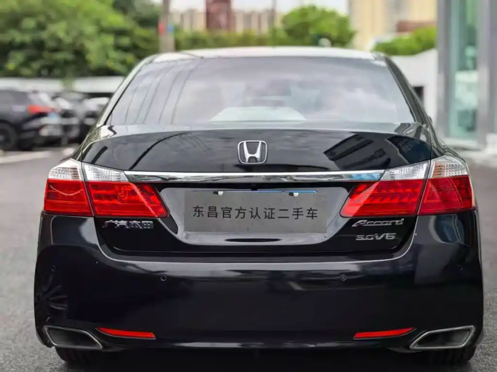 Фото 2 - Honda Accord
