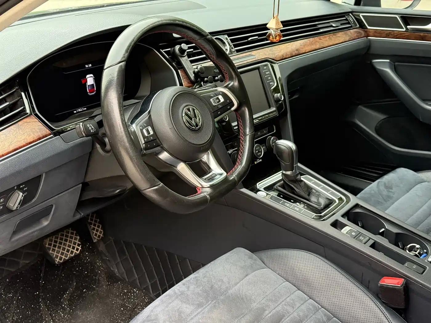 Volkswagen Magotan 2017 380TSI DSG Premium фото 5