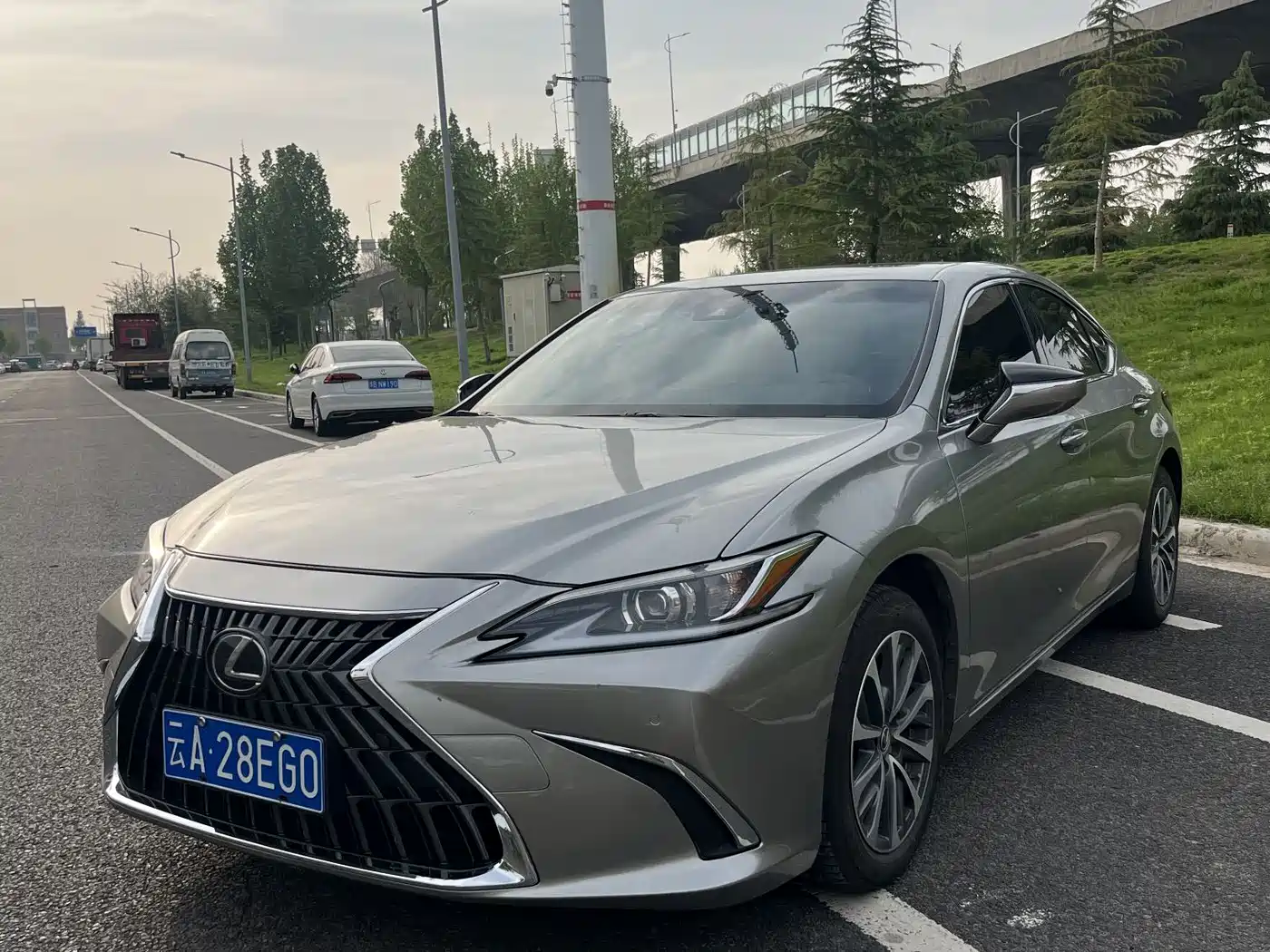 Lexus ES 2024 200 Premium Edition