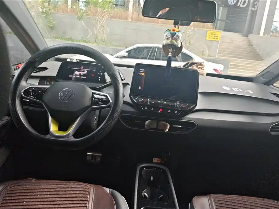 Volkswagen ID.3 2023 Upgraded Pure Intelligence Edition фото 12
