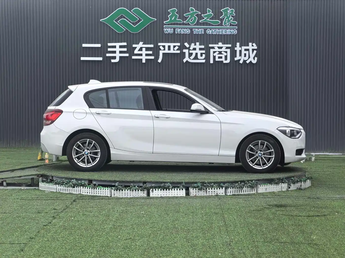 BMW 1 Series (Import) 2013 Facelift 118i Leading Model фото 4