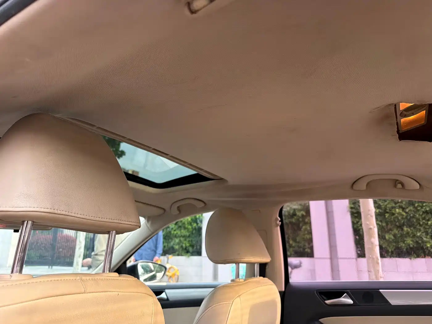 Volkswagen Sagitar 2012 1.4TSI Automatic Luxury фото 12