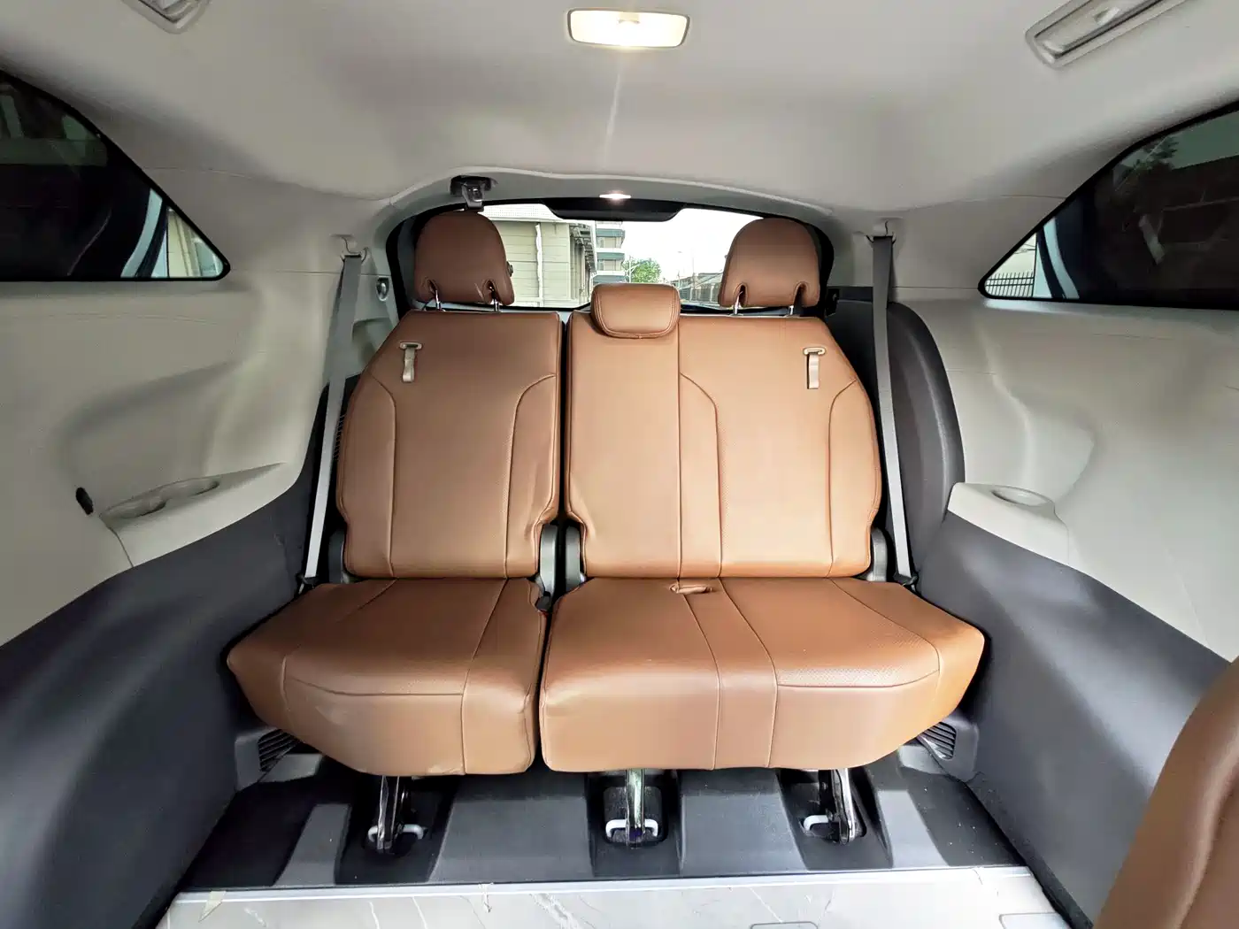 Toyota Sienna 2024 2.5L Hybrid Comfort Edition фото 12