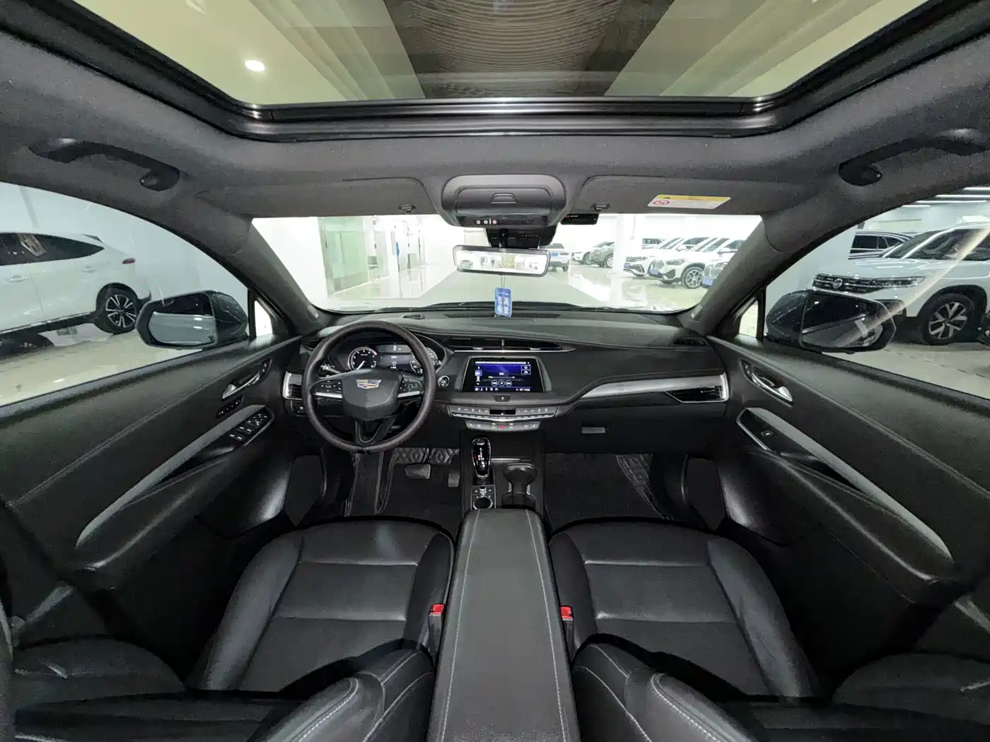 Photo 4 - Cadillac XT4