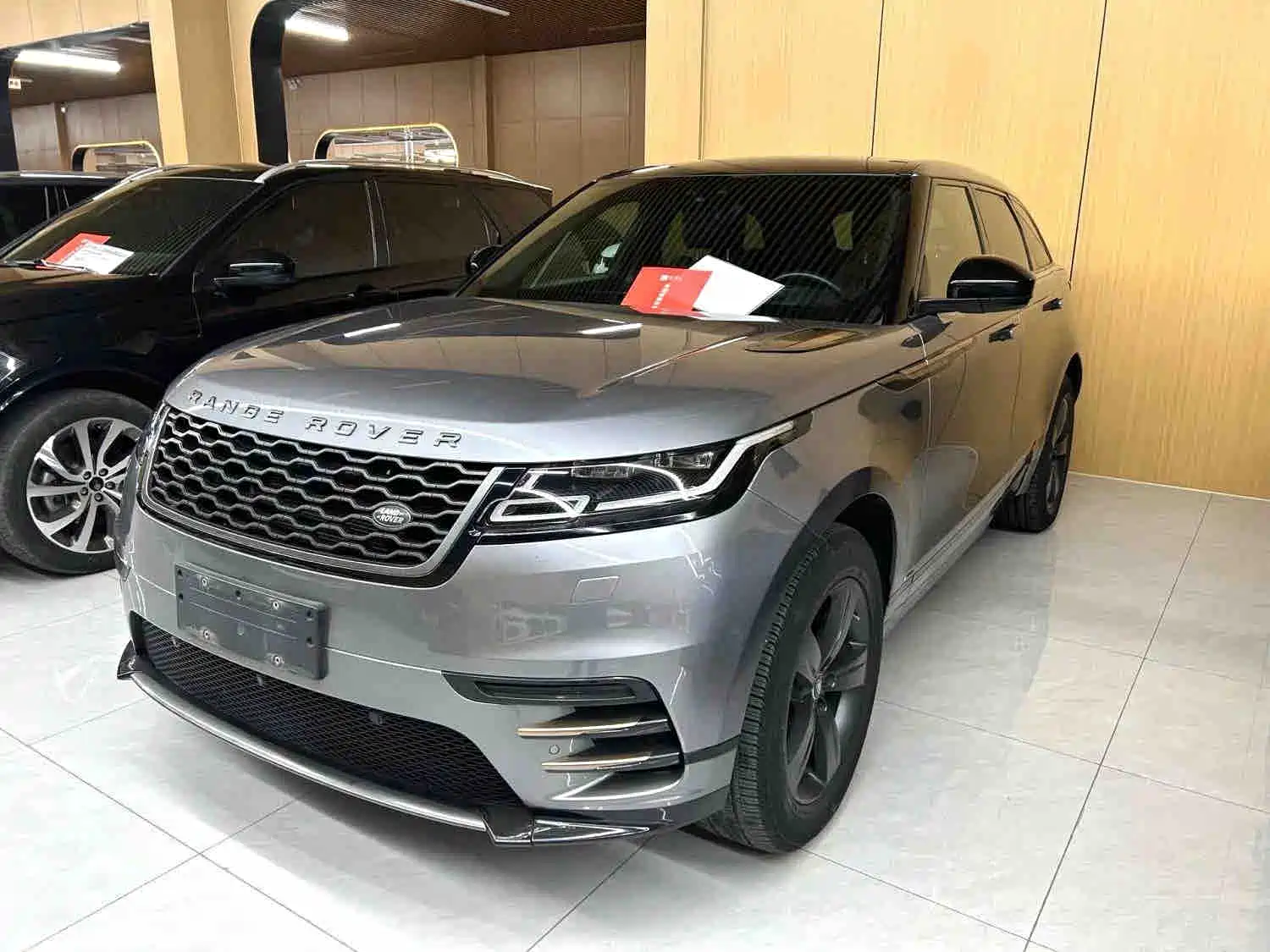 Фото 1 - Land Rover Range Rover Velar