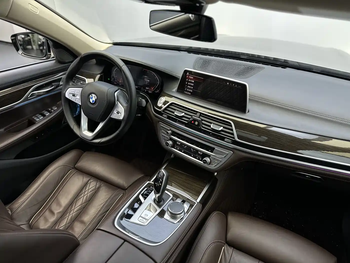 BMW 7 Series 2019 730Li Luxury Package фото 11