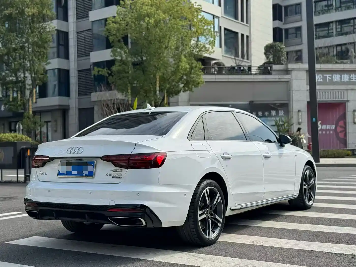 Audi A4L 2022 40 TFSI Luxury Dynamic фото 8