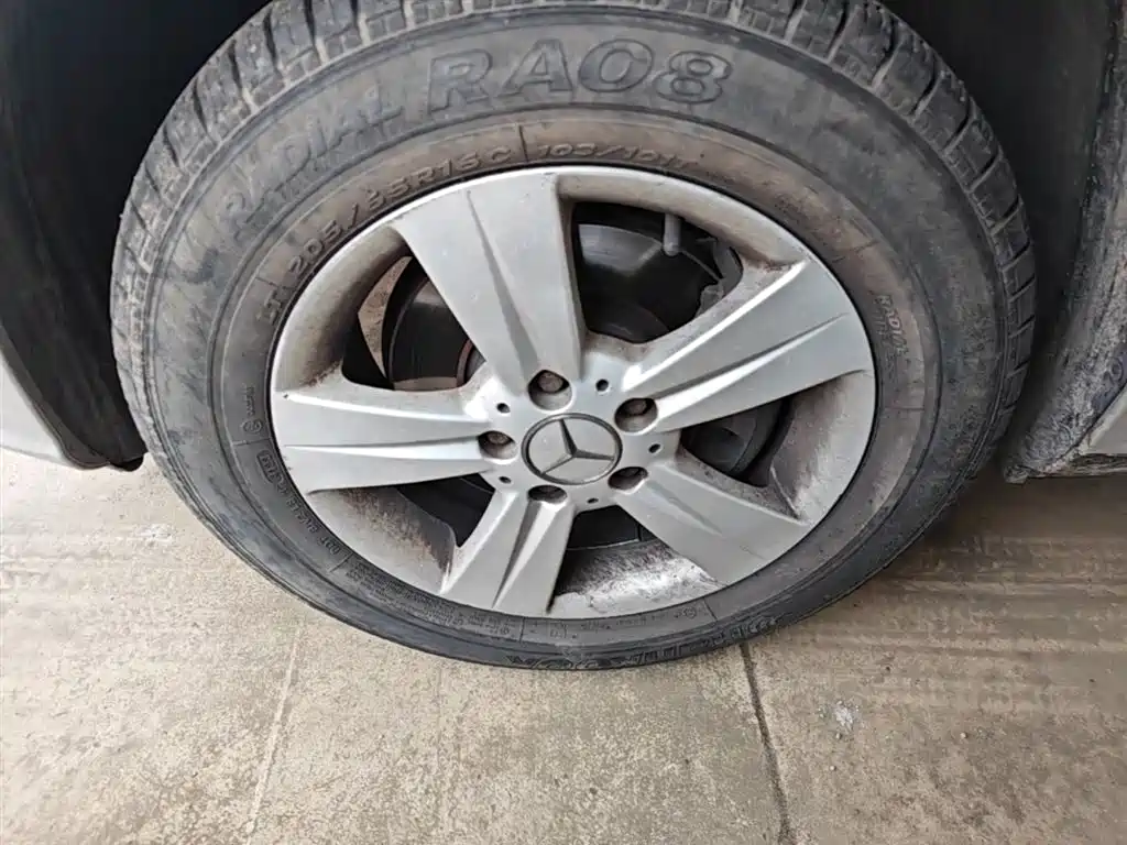 Mercedes-Benz Vito 2011 2.5L 7-Seat Executive Edition фото 25