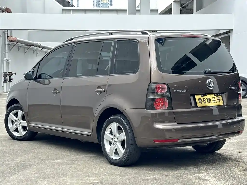Volkswagen Touran 2013 1.4T DSG Comfort 5-seater фото 5