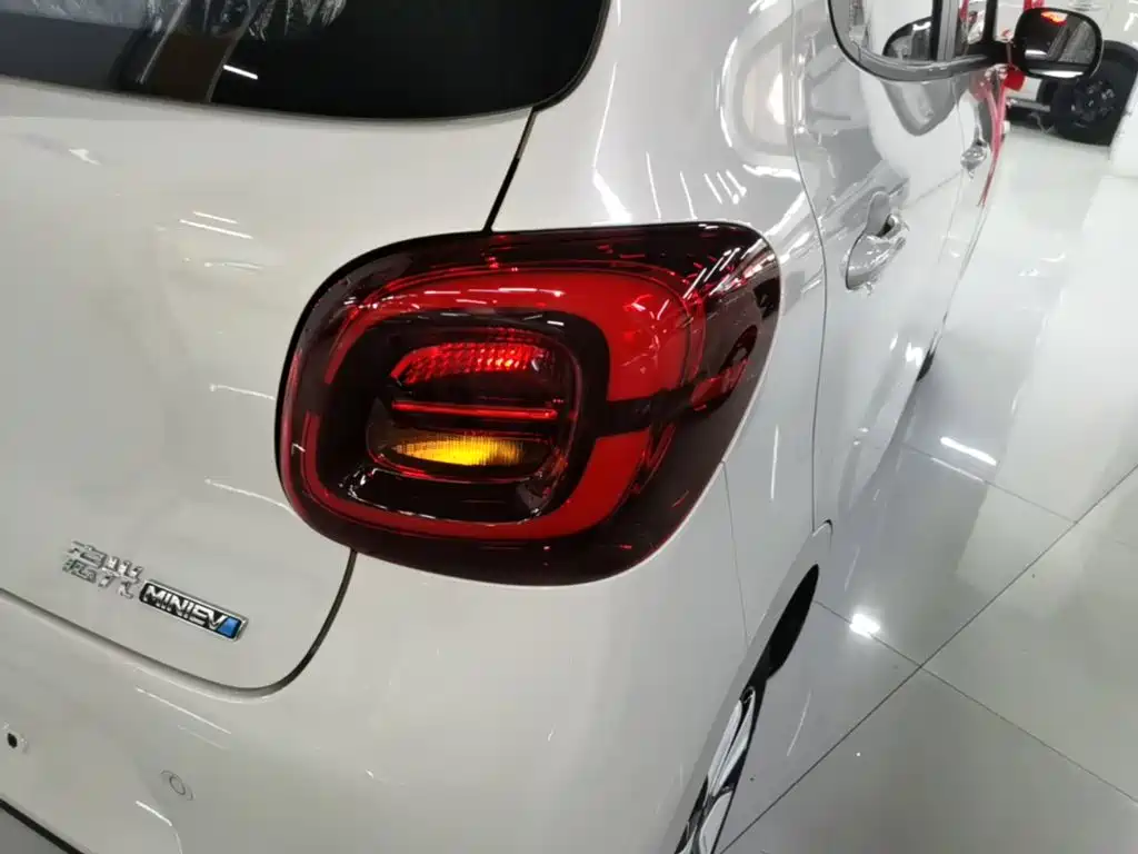 Wuling Motors Hongguang MINIEV 2026 2025 4-Door Advanced