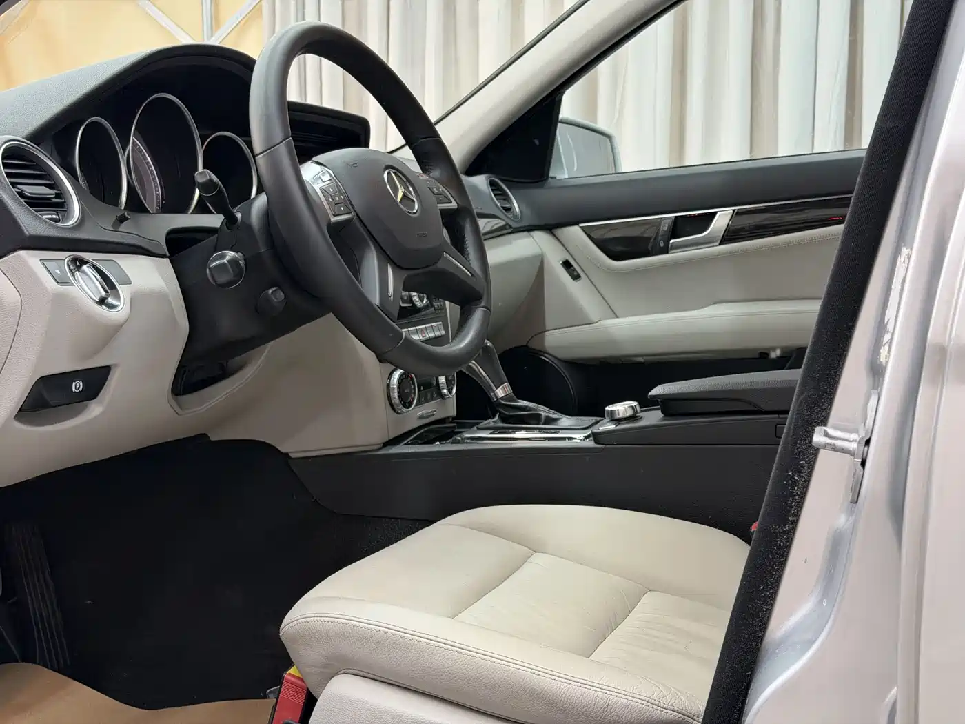Mercedes-Benz C-Class 2011 C 200 CGI Fashion фото 22