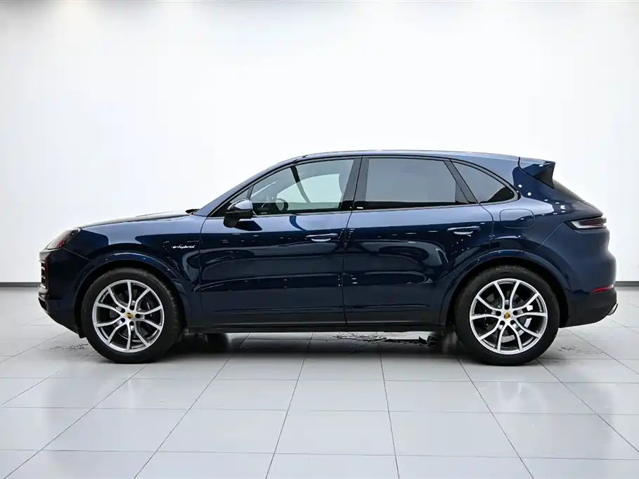 PORSCHE CAYENNE NEW ENERGY
