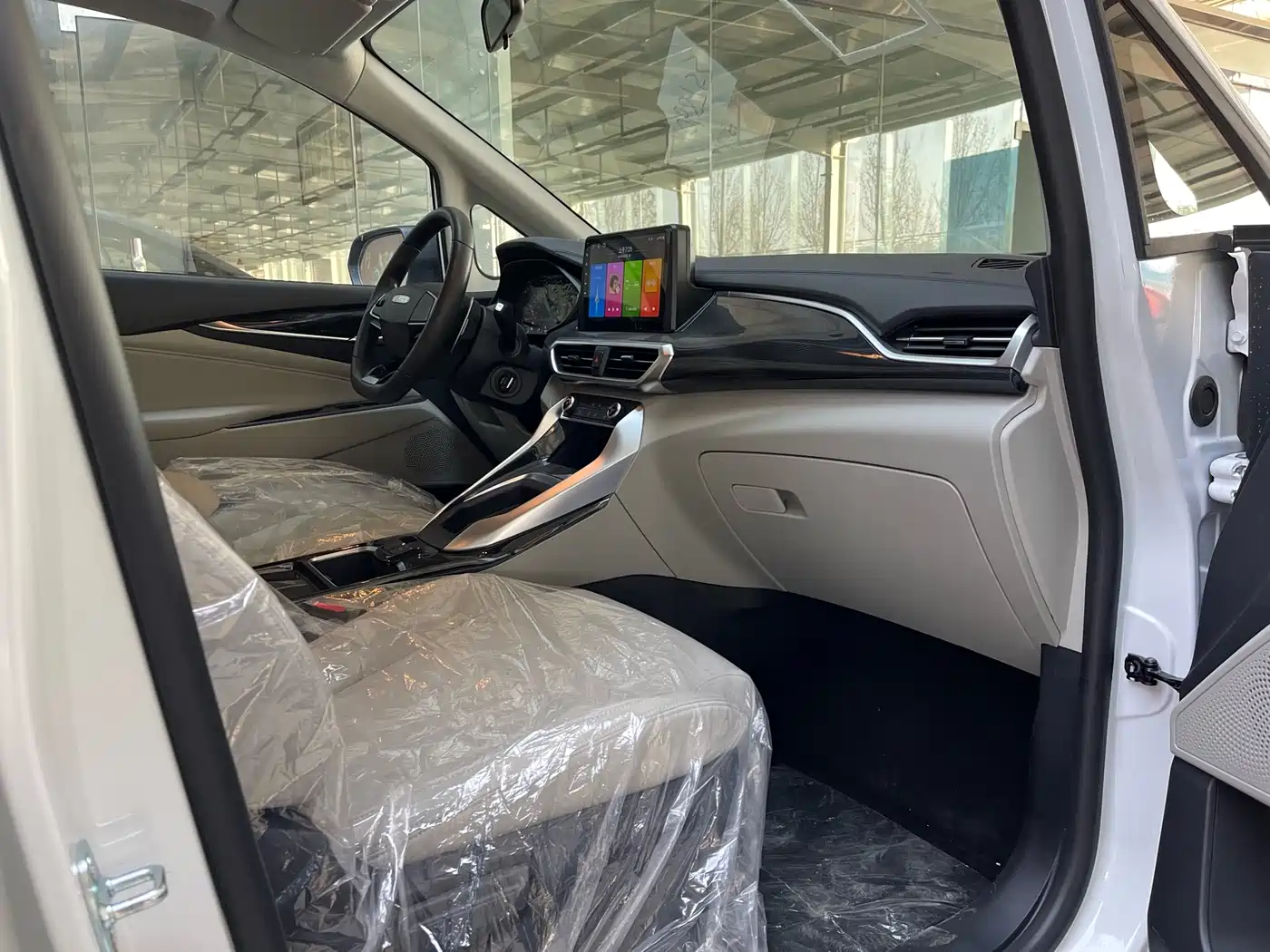 SAIC Maxus Maxus G50 2024 Model 1.5T Dragon Edition фото 7