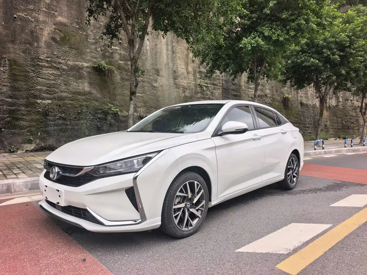 Dongfeng Aeolus Yixuan 2020 — пригон из Китая