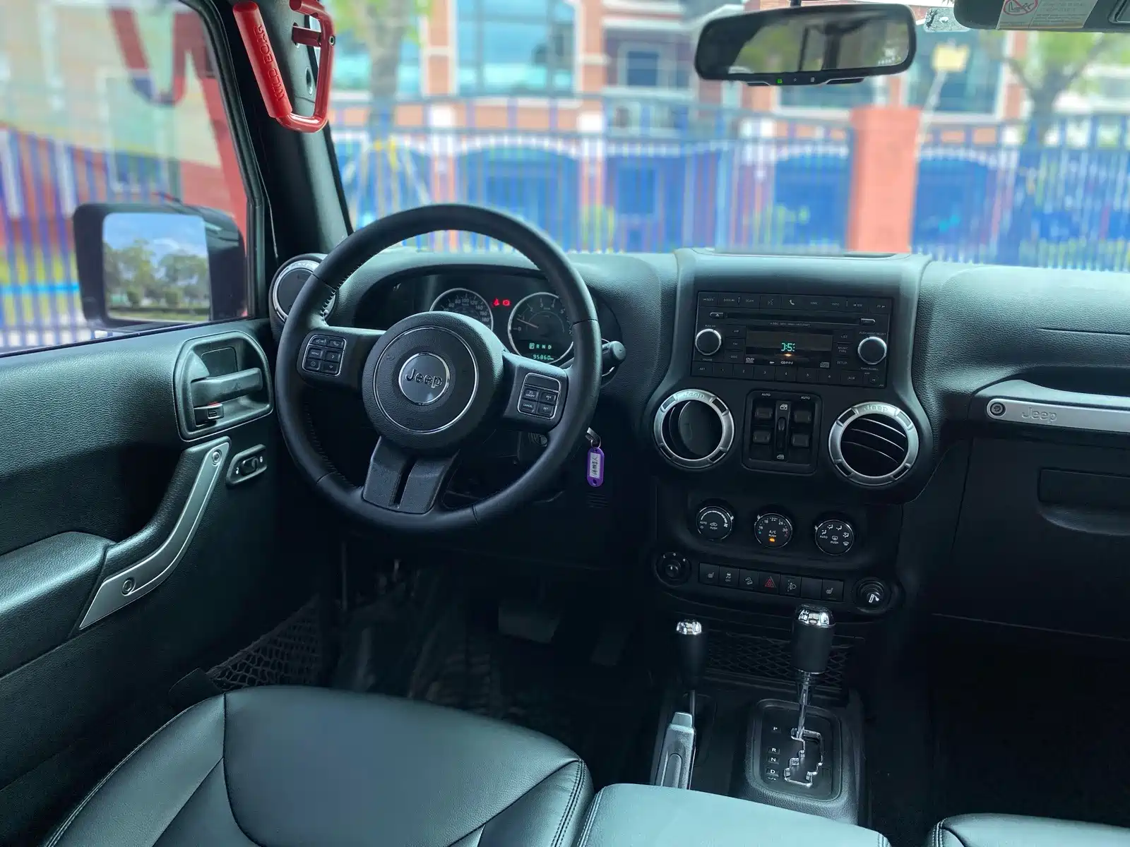 Фото 13 - Jeep Wrangler