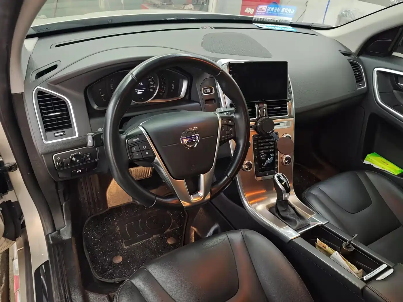 Фото 3 - Volvo XC60