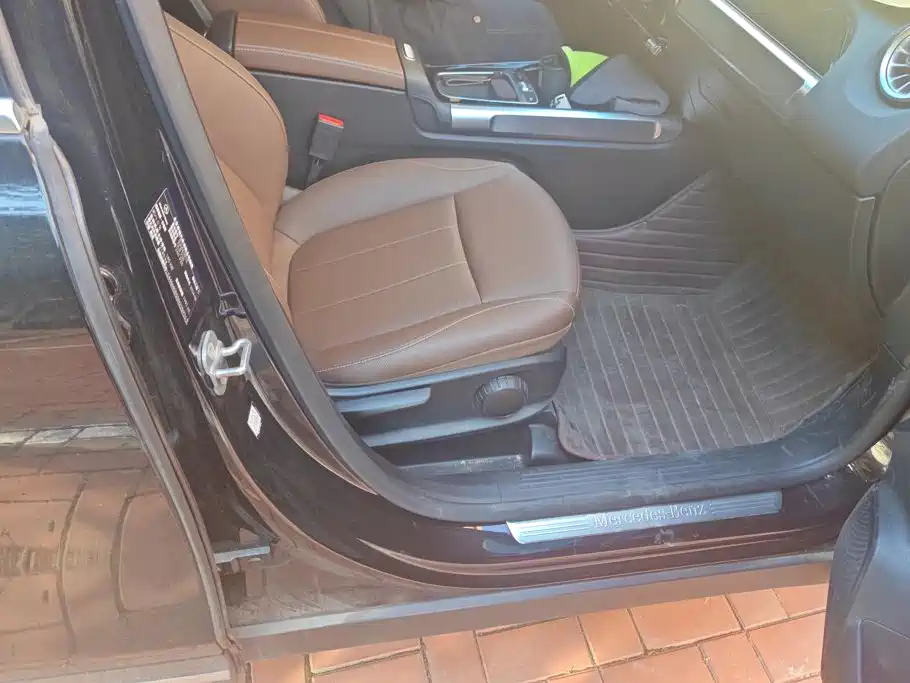 Mercedes-Benz GLB 2025 2024 Facelift GLB 220 Dynamic