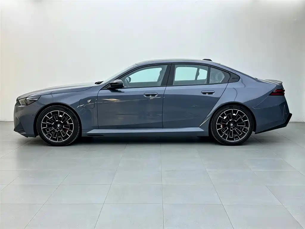 BMW M5 New Energy 2025 2025 M5