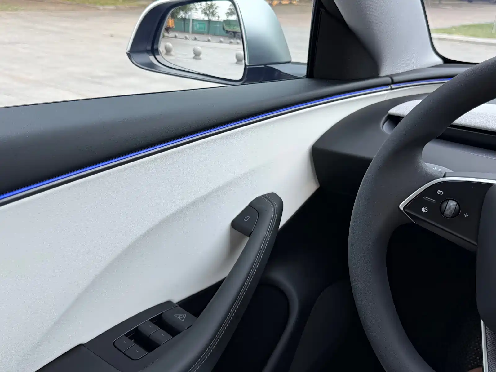 Фото 10 - Tesla Model 3
