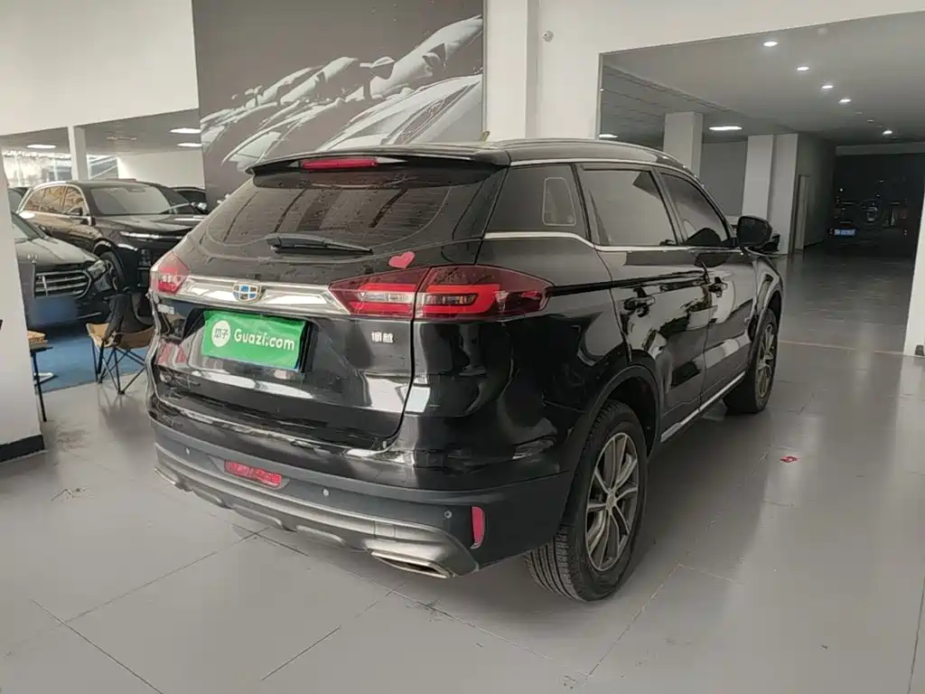 Фото 7 - Geely Atlas
