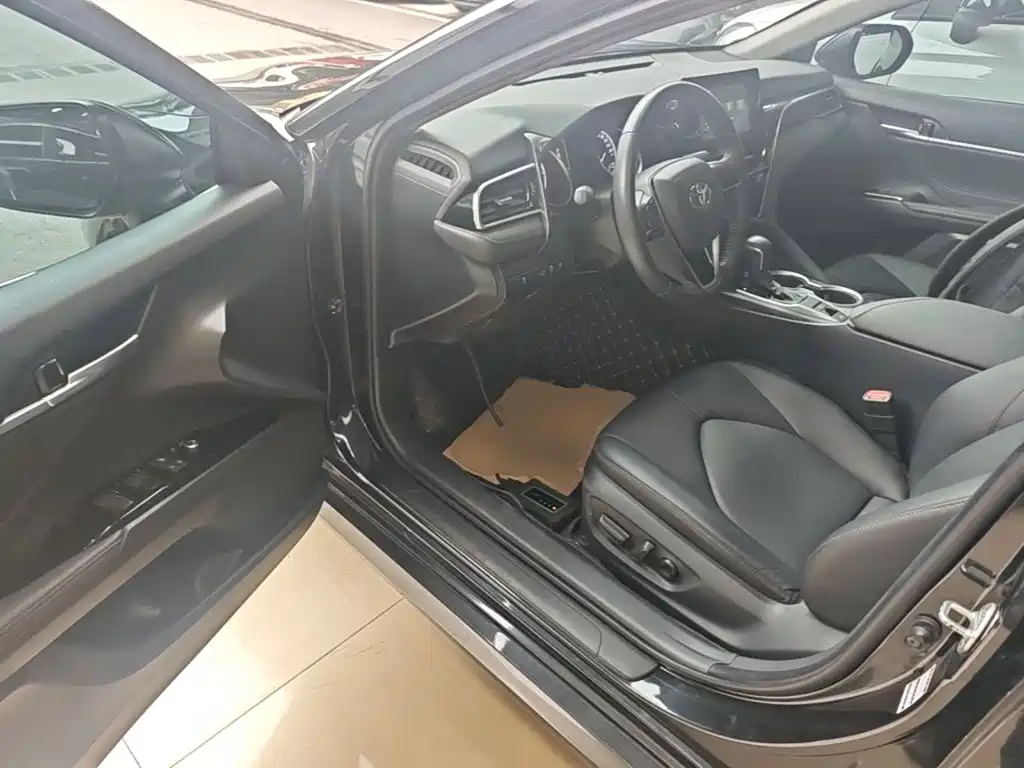 Toyota Camry 2023 2022 2.0GVP Leading Edition