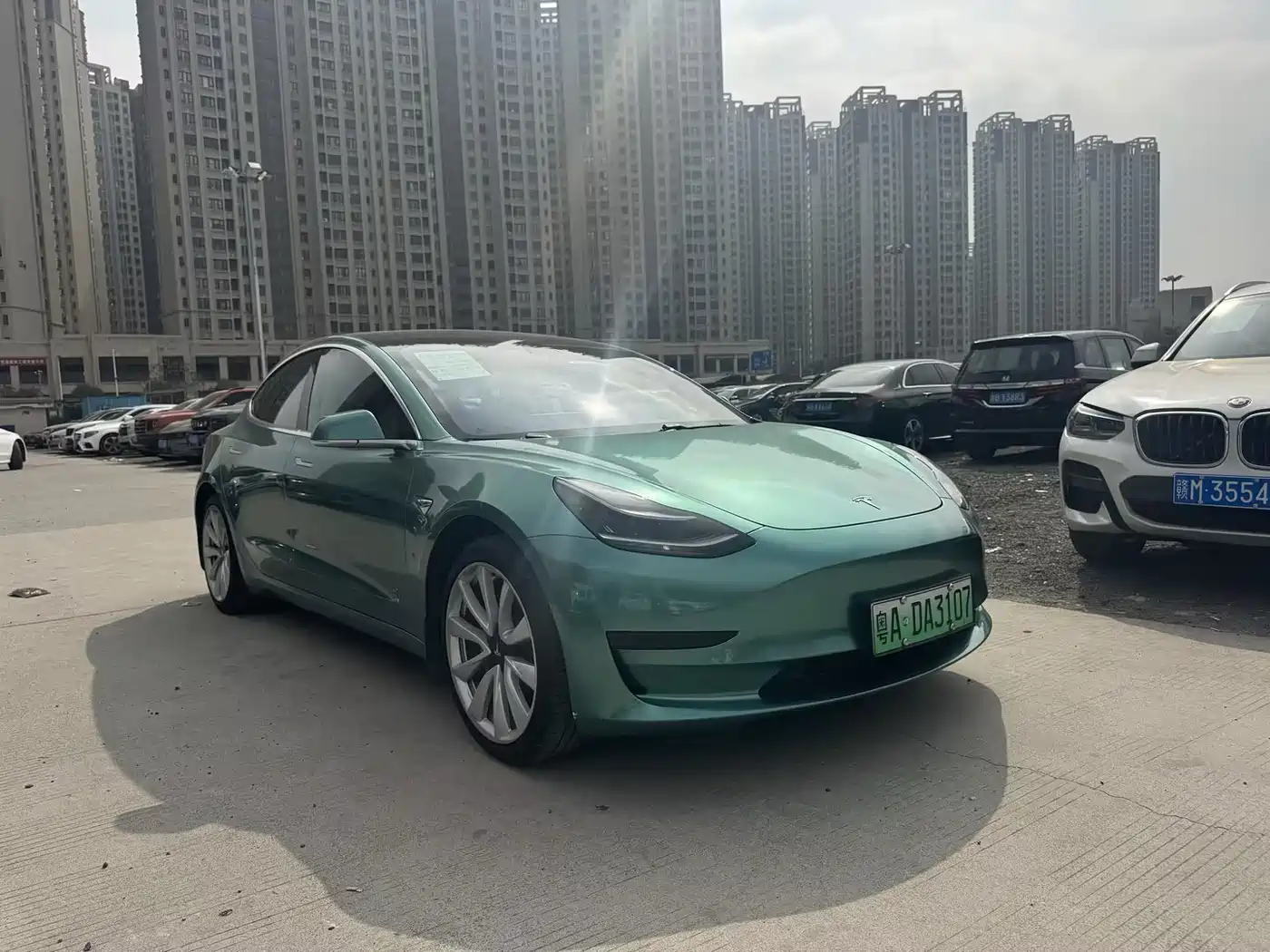 TESLA MODEL 3