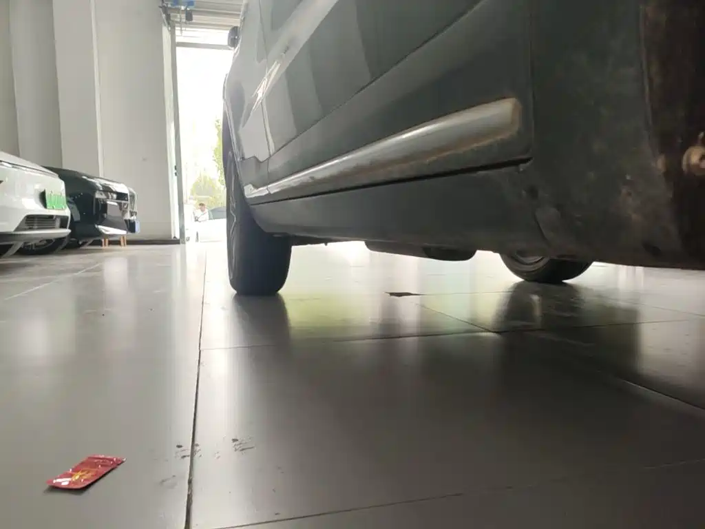 Фото 21 - Geely Atlas