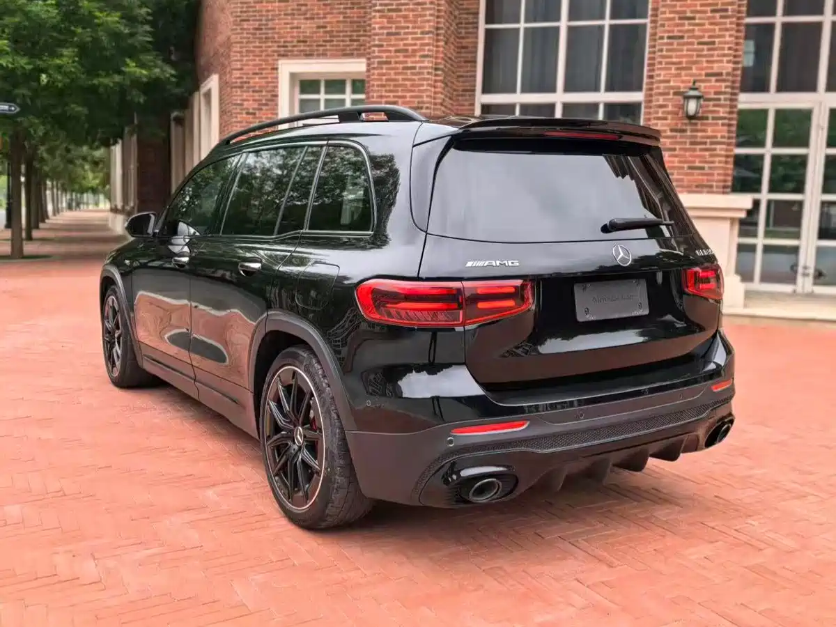 MERCEDES-BENZ GLB AMG