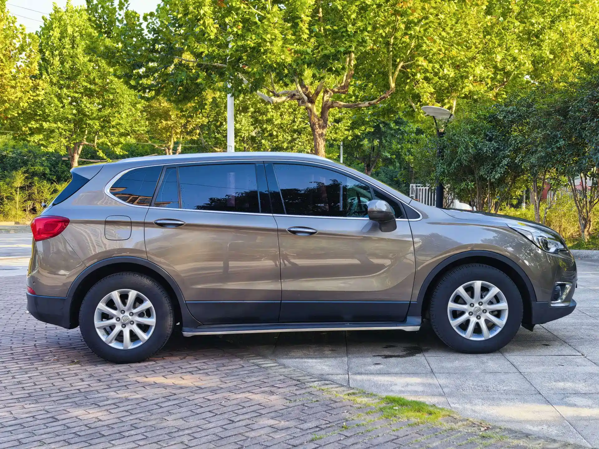 Фото 10 - Buick Envision Plus