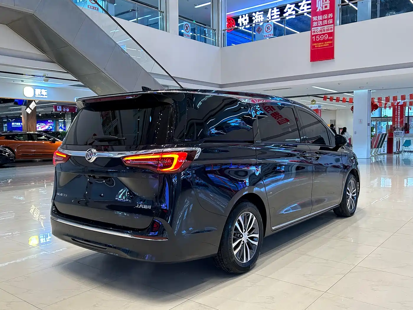 Buick GL8 2023 ES Landmaster Exclusive фото 5