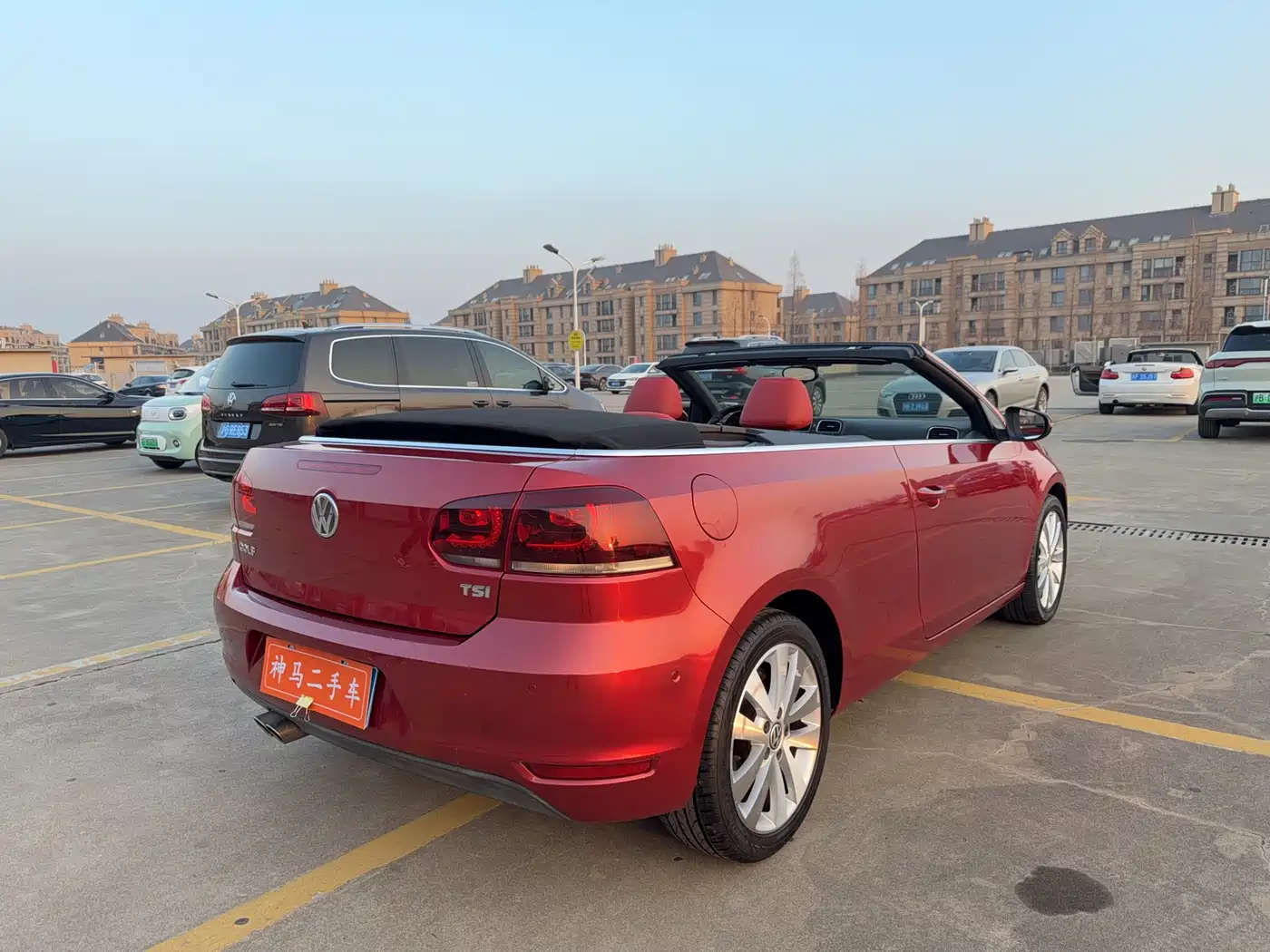 Volkswagen Golf (Import) 2012 1.4TSI Luxury Convertible Edition фото 11