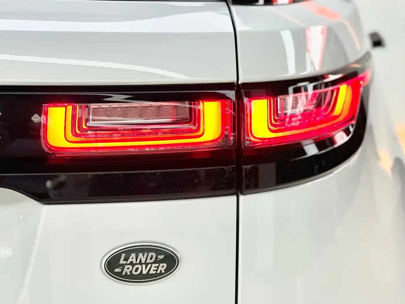 Land Rover Range Rover Velar 2020 P250 R-DYNAMIC S фото 18